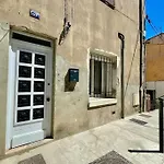 Studio entièrement rénové, situé au cœur du Quartier Haut