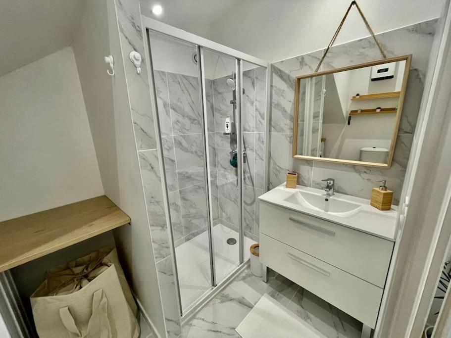 Studio Entièrement Rénové, Situé Au Cœur Du Quartier